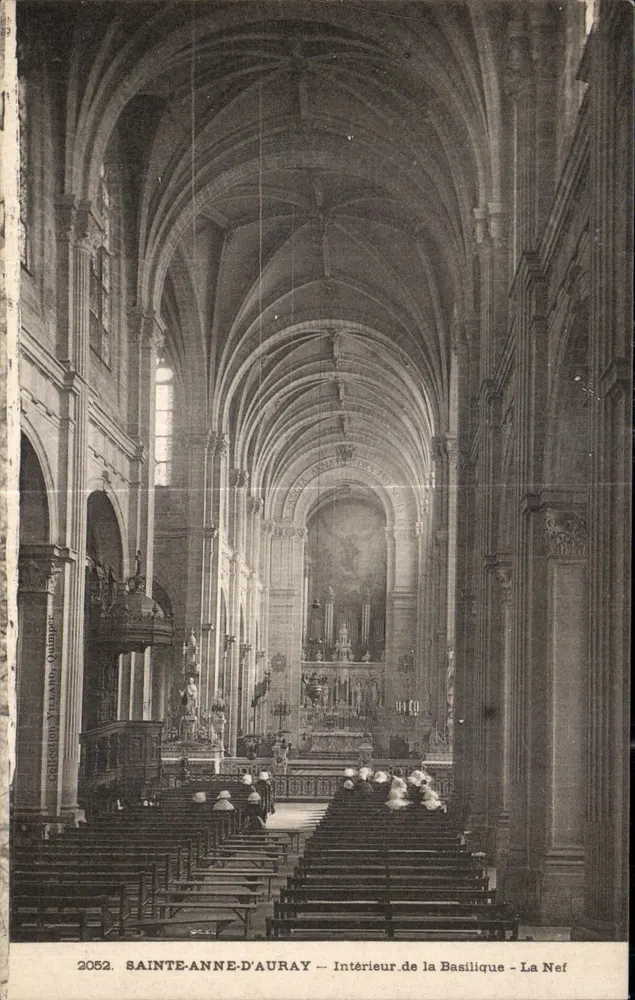 Sainte-Anne-d'Auray — Innenraum der Basilika — Die Kirche — Sammlung Viala Quimper, n° 2052 - Vorderseite