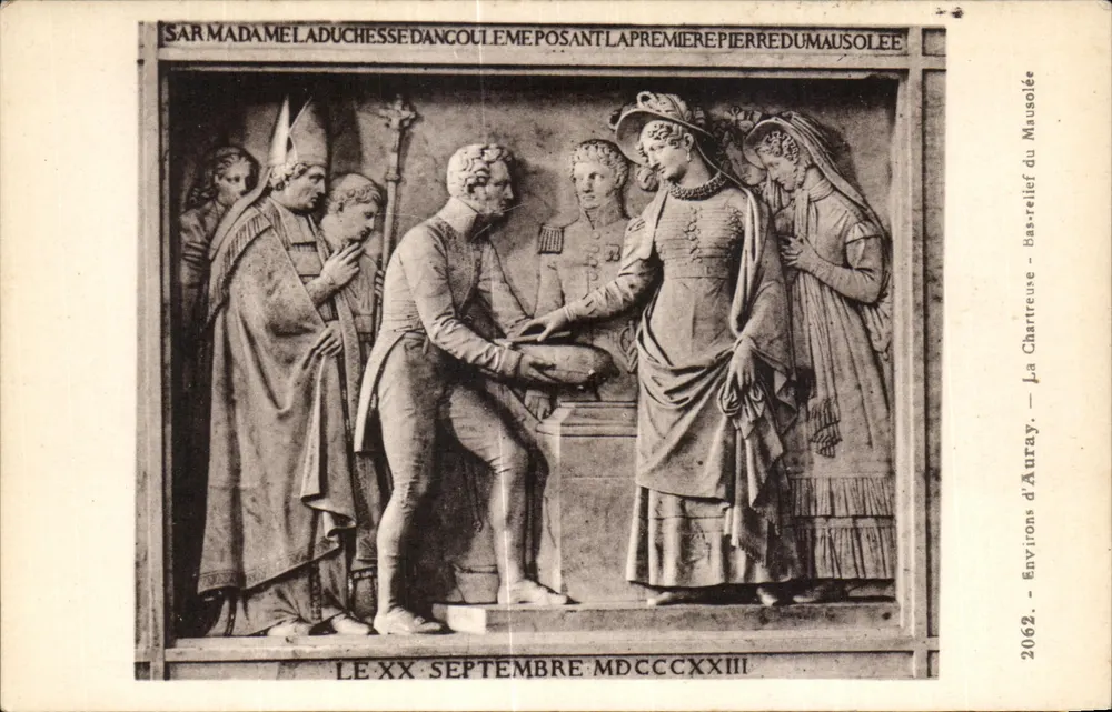 SAR Madame a Duquesa d'Angoulême colocando a primeira pedra do Mausoléu — Bas-relief do Mausoléu — La Chartreuse, Auray - Frente