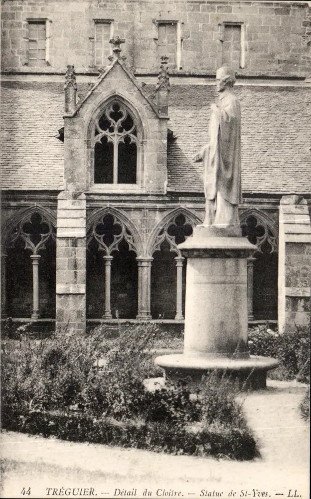Tréguier — Detalle del Claustro — Estatua de San Ivo — LL. - Anverso