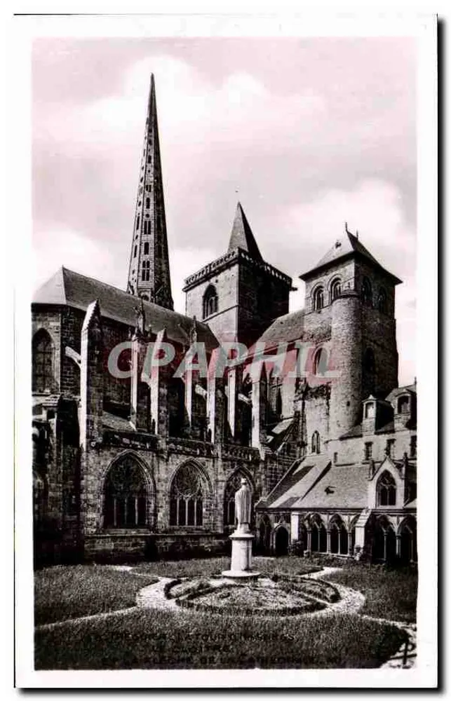 Tréguier — Der Cloister und der Turm der Kathedrale — C.A.P.-PHOTO STRASBOURG - PARIS - Vorderseite