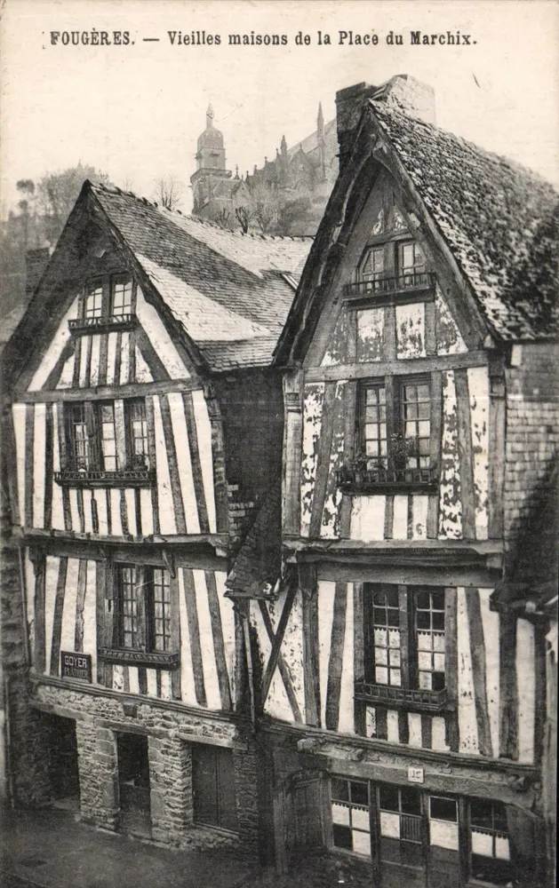 Fougères — Alte Häuser auf der Place du Marchix — Goyer & Fils - Vorderseite