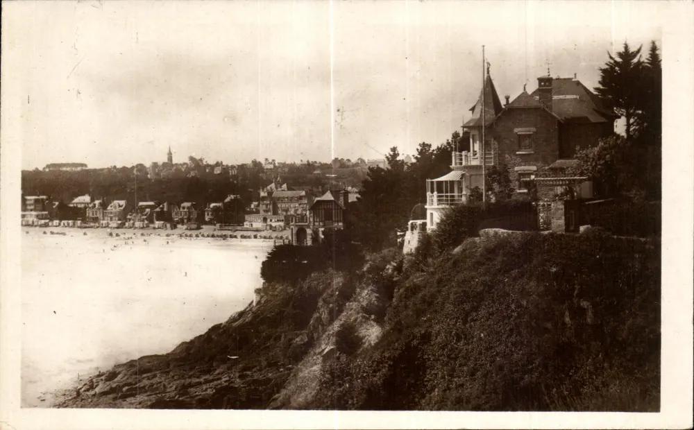 Saint-Cast-la-Folly — vista da praia e do castelo — editor: Cité de la Plage, n° 3516 - Frente
