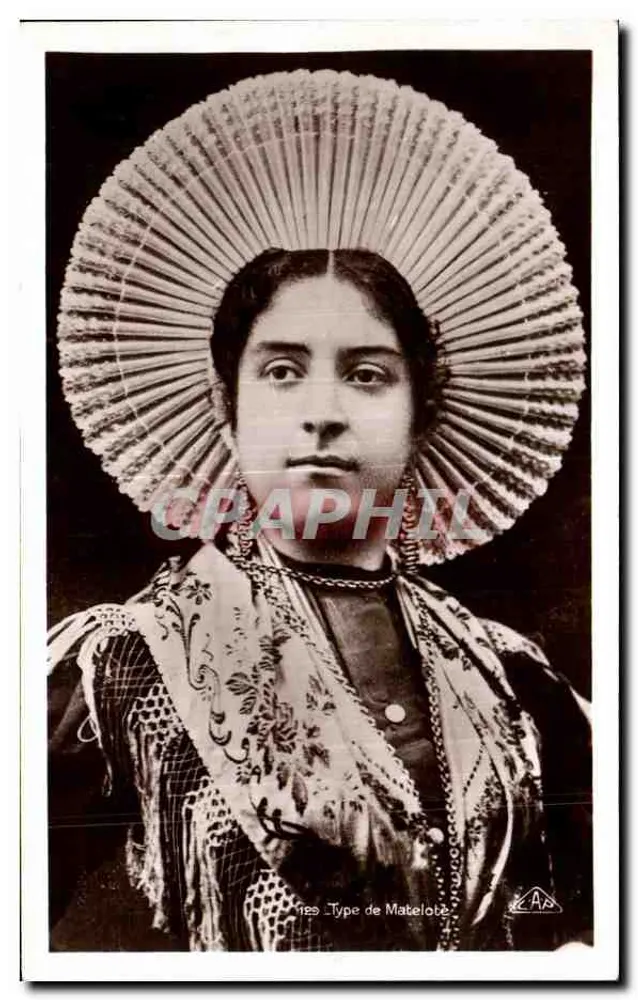 Mulher usando um grande leque — Tipo de Matelote — editor A. A. Paris - Frente