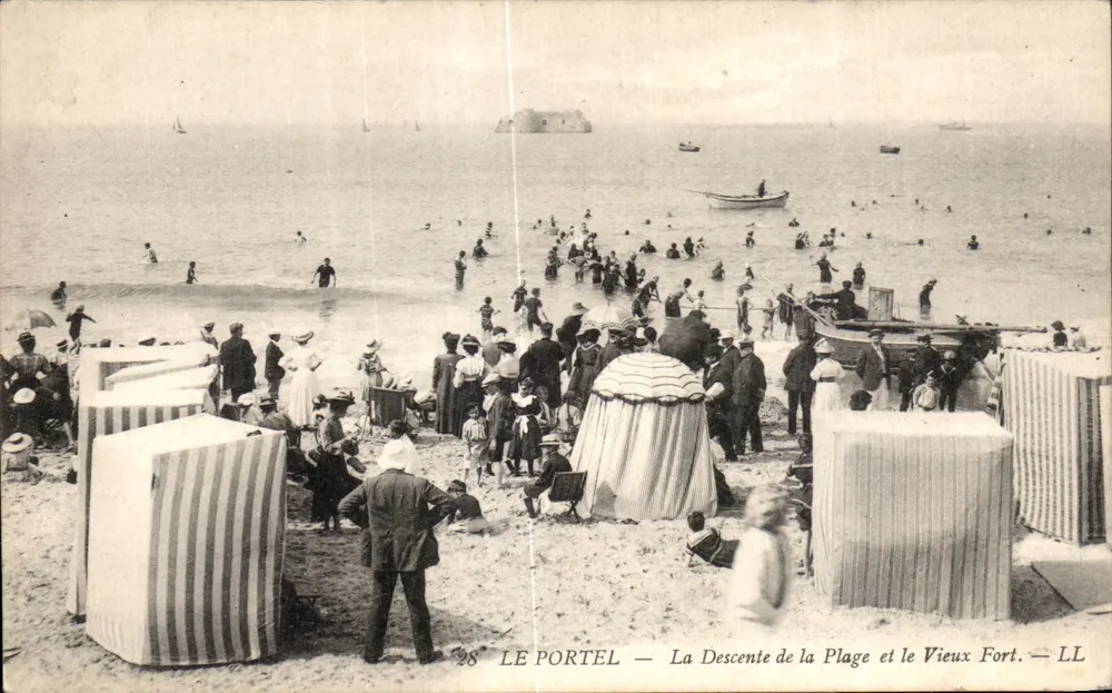 Le Portel — Die Abfahrt vom Strand und das Alte Schloss — LL - Vorderseite