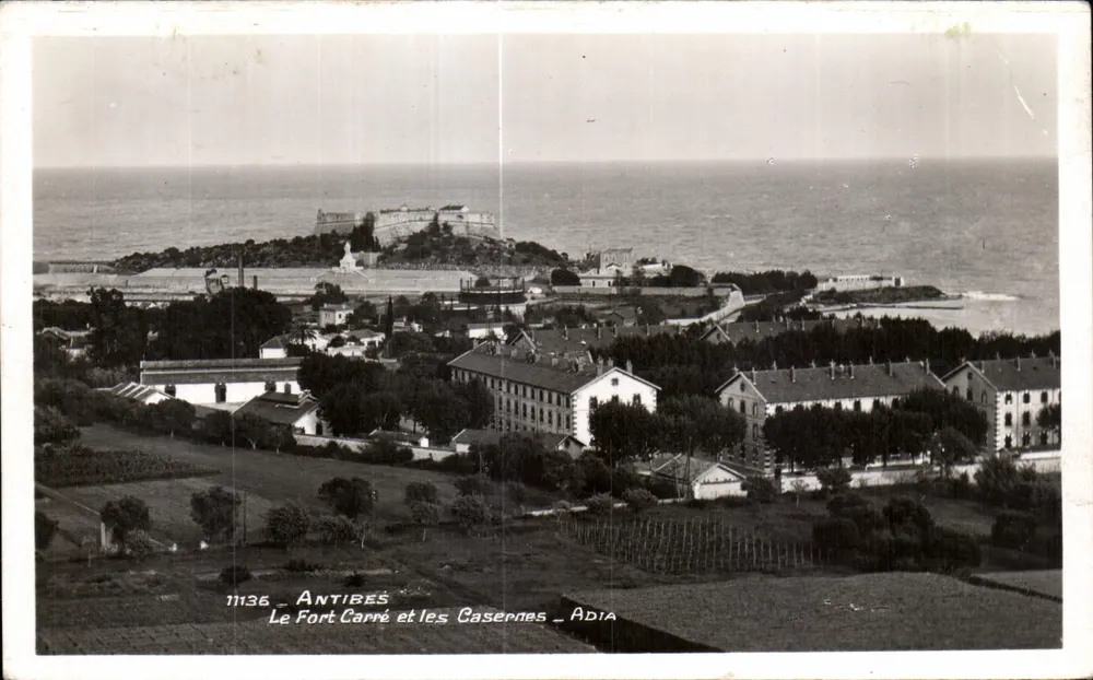 Antibes — Fort Carré und die Kasernen — ADIA, n° 11136 - Vorderseite