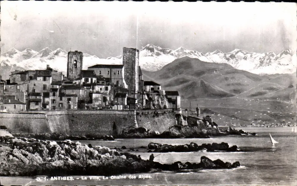 Antibes — Die Stadt, Die Kette der Alpen — B.-1. — Ed. S.C.A. - Vorderseite