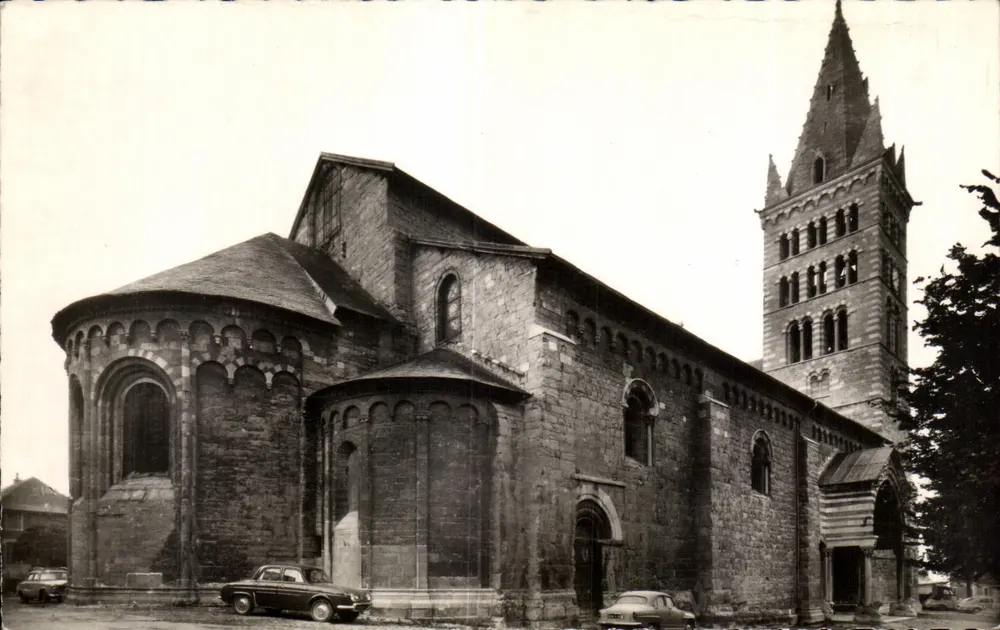 Embrun (Htes-Alpes) — Kirche Notre-Dame (12. Jahrhundert) — Les Éditions de l'Économie, Bron - Vorderseite