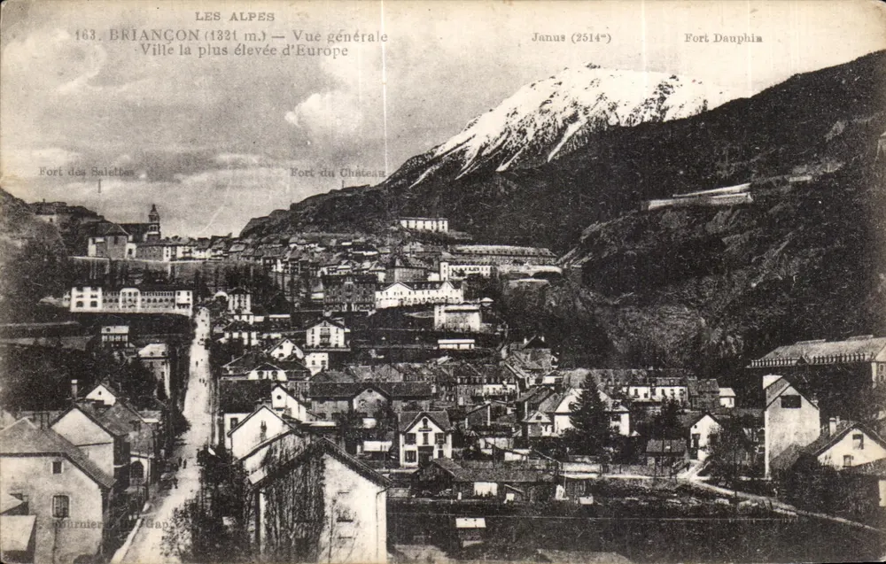 Briançon (1321 m.) — Allgemeiner Blick — Höchste Stadt Europas — Verleger: Fournier, Gap — N° 163 - Vorderseite