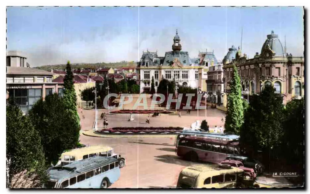 Vichy (Allier) — Die Esplanade des Rathauses — Die Storch - Vorderseite