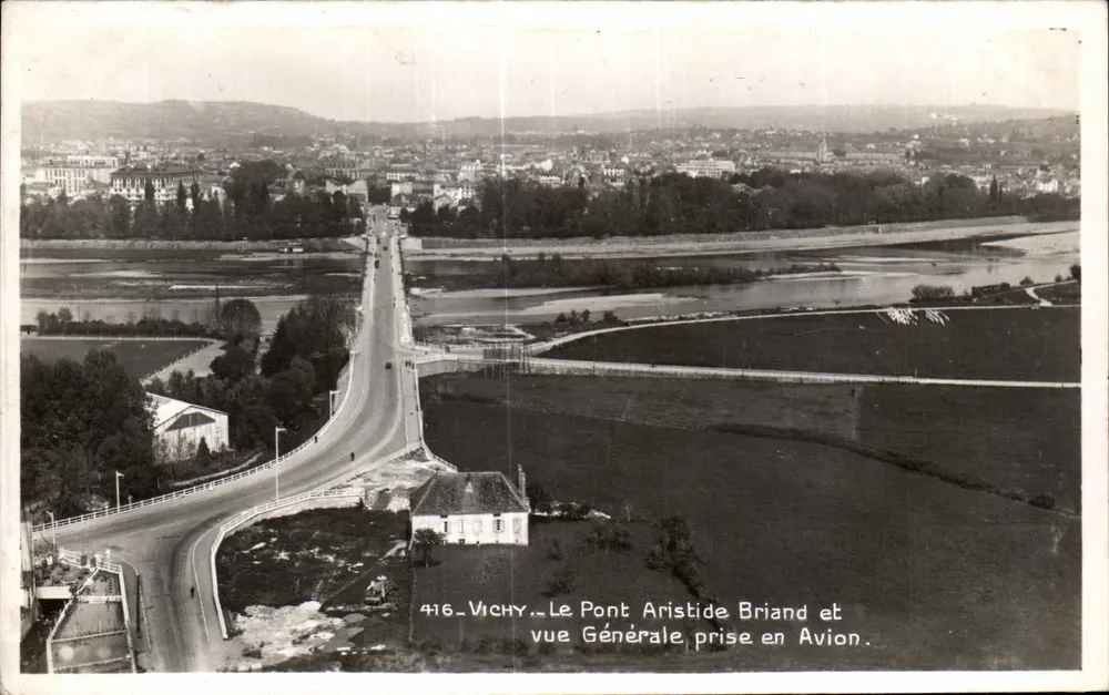 Vichy — Der Aristide-Briand-Brücke und allgemeiner Blick aus der Luft — Edition La Cigogne - Vorderseite