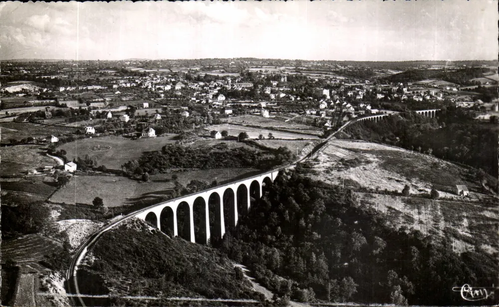 Néris-les-Bains — Luftbild der Viadukte — Éditions Calme & Détente - Vorderseite