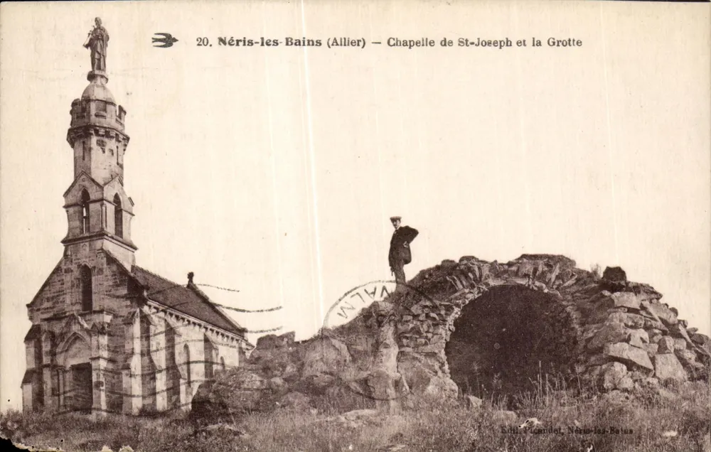 Nérès-les-Bains (Allier) — Kapelle St-Joseph und die Grotte - Vorderseite