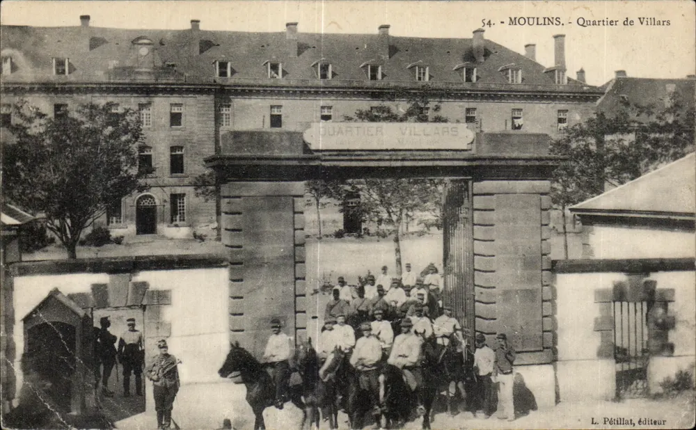 Moulins - Quartier de Villars — Eingangstor mit Reitern — L. Pétillat, Verlag - Vorderseite