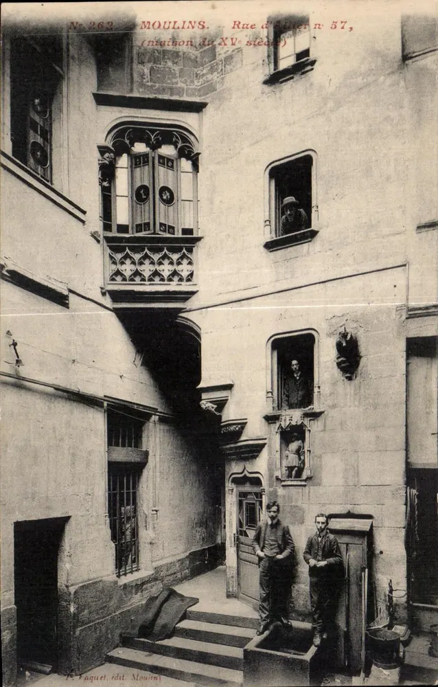 Moulins — Rue d'Alter n° 57, casa do século XV — Paquet, edição Moulins - Frente