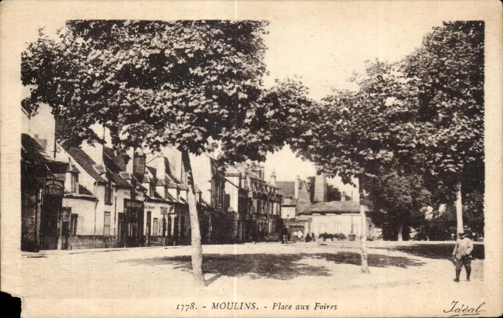 Moulin - Place aux Foires — vista da place aux foires, editor J. Ideal, n° 1778 - Frente