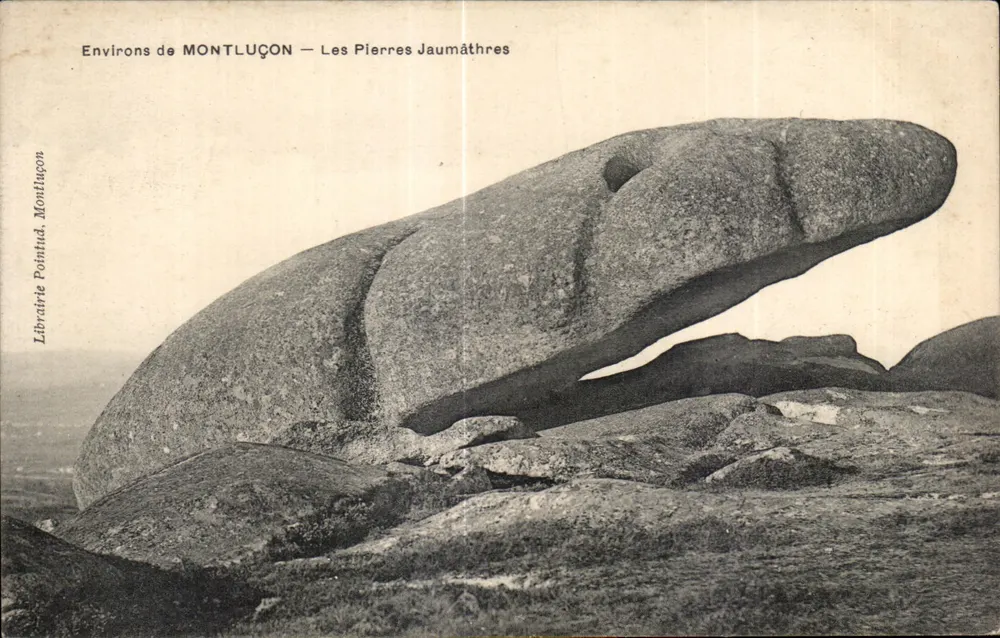 Environs de MONTLUÇON — Les Pierres Jaumâtres — Livraria Pointitud, Montluçon - Frente