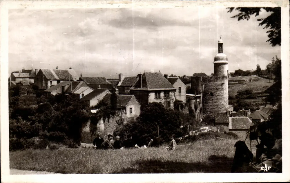 Bourbon-L'Archambault — Die Mauern vom Park aus gesehen — C.A.P. (49) - Vorderseite