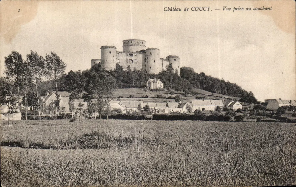 Schloss COUCY — Ansichtskarte vom Sonnenuntergang — unbekannter Verleger, Serie I - Vorderseite