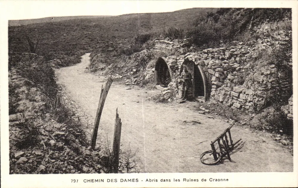 Chemin des Dames - Unterkünfte in den Ruinen von Craonne - Vorderseite