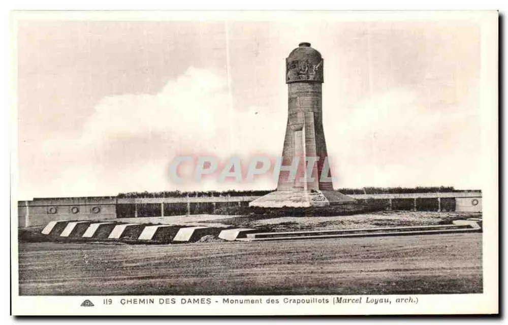 Chemin des Dames - Monument des Crapouillots (Marcel Layau, arch.) - Vorderseite