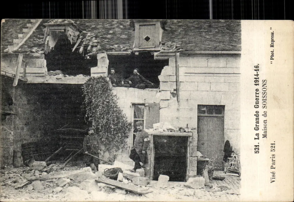 Zerstörtes Haus in Soissons — Krieg 1914-16 — Fot. Express, Paris - Vorderseite