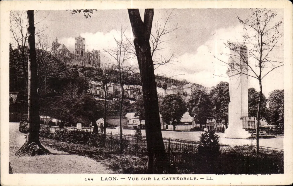 Laon — Vista sulla cattedrale — Edizione LL, serie 144 - Recto