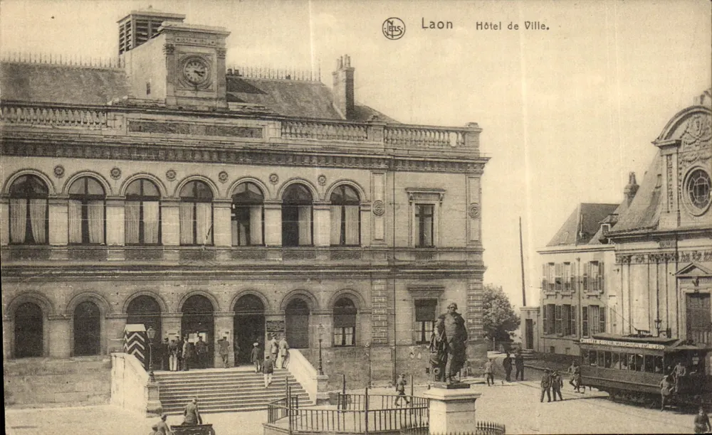 Laon — Hotel de Ville — editor N. Laus, n° 129 - Frente