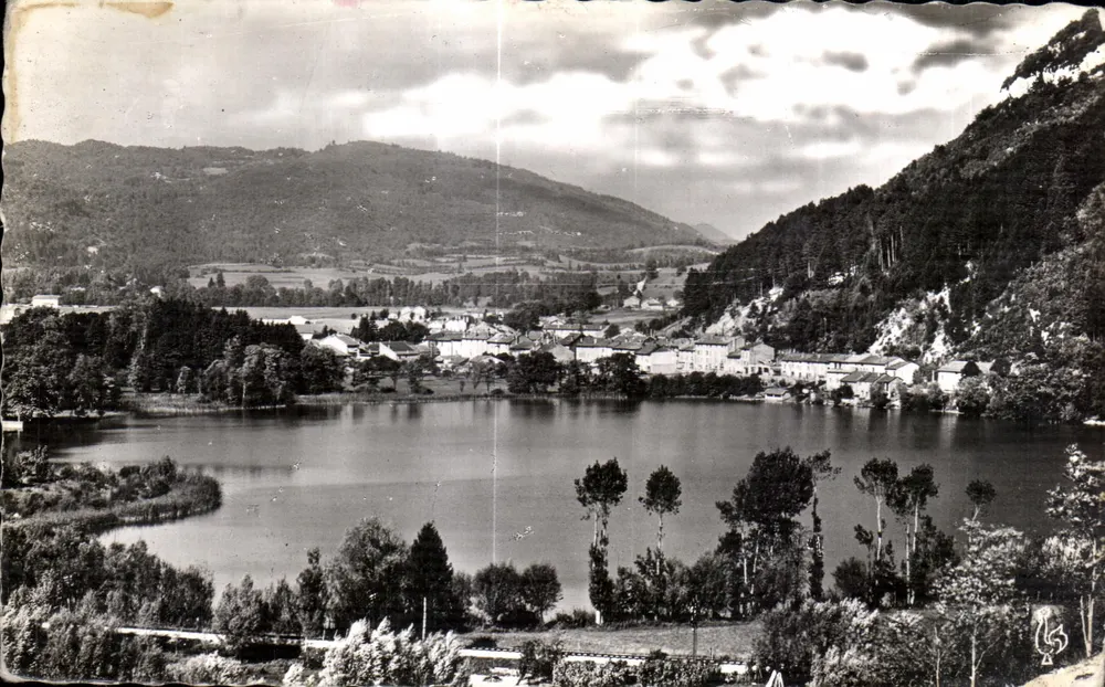 Nantua (Ain) — Ein Eck des Sees und die Cluse — Les Tirages Modernes, Paris - Vorderseite