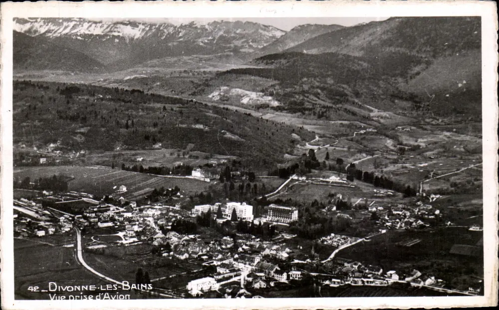 Divonne-les-Bains — Vista tirada de Avião — n°42 - Frente