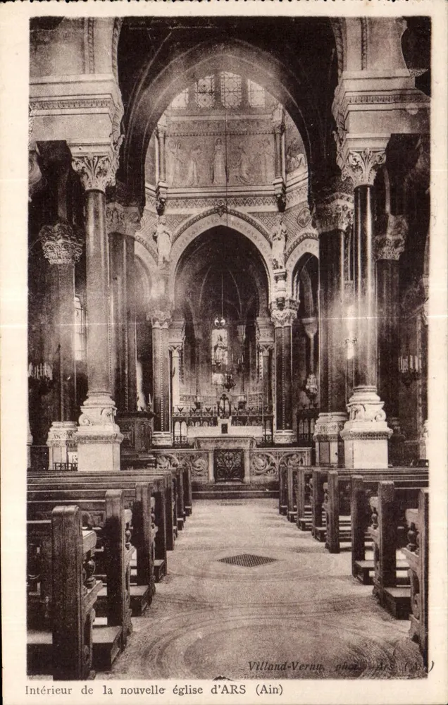 Interior da nova igreja de ARS (Ain) — Villand-Vernun, fot. ARS (Ain) - Frente