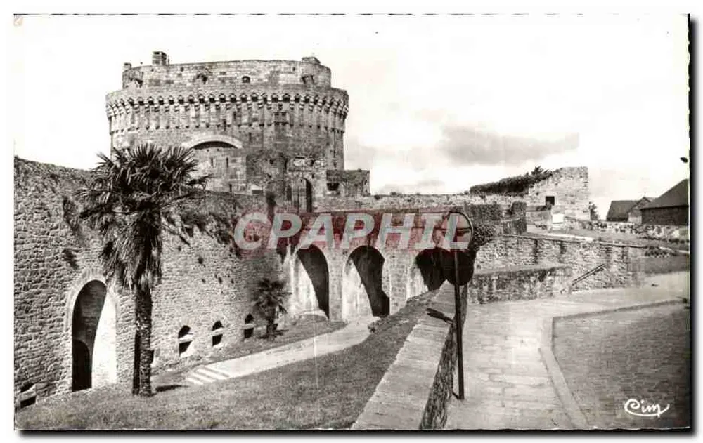Dinan (C.-du-N.) — O Castelo e sua Promenade — Combier (S.-et-L.) - Frente