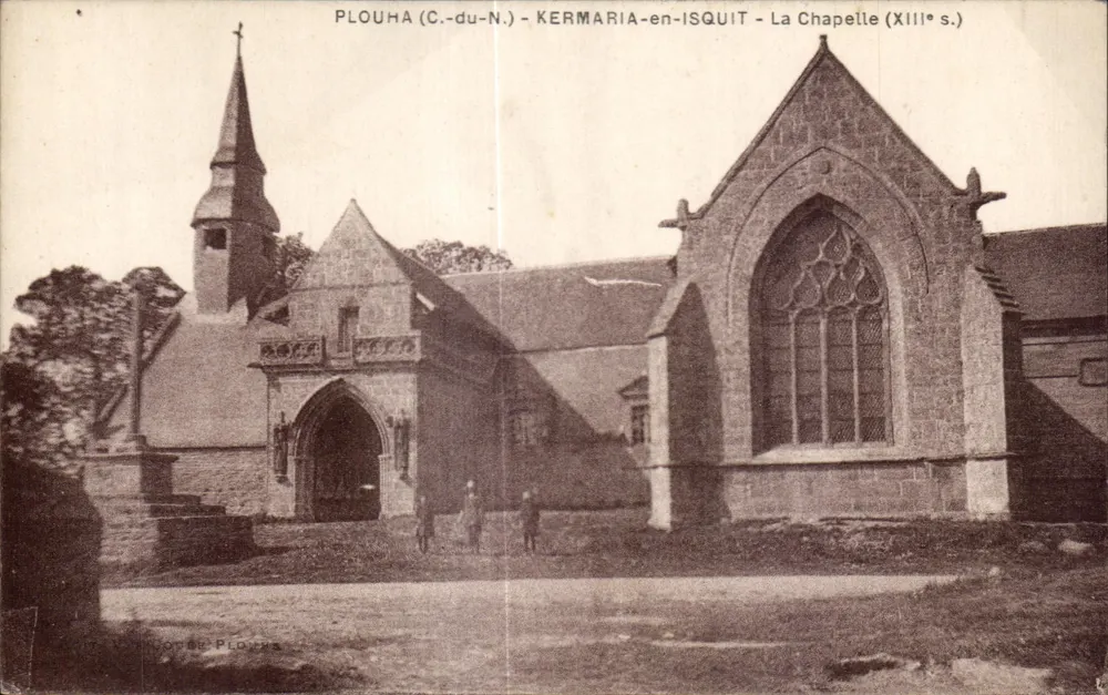 PLOUHA (C.-du-N.) - KERMARIA-en-ISQUIT - Die Kapelle (13. Jahrhundert) - Vorderseite