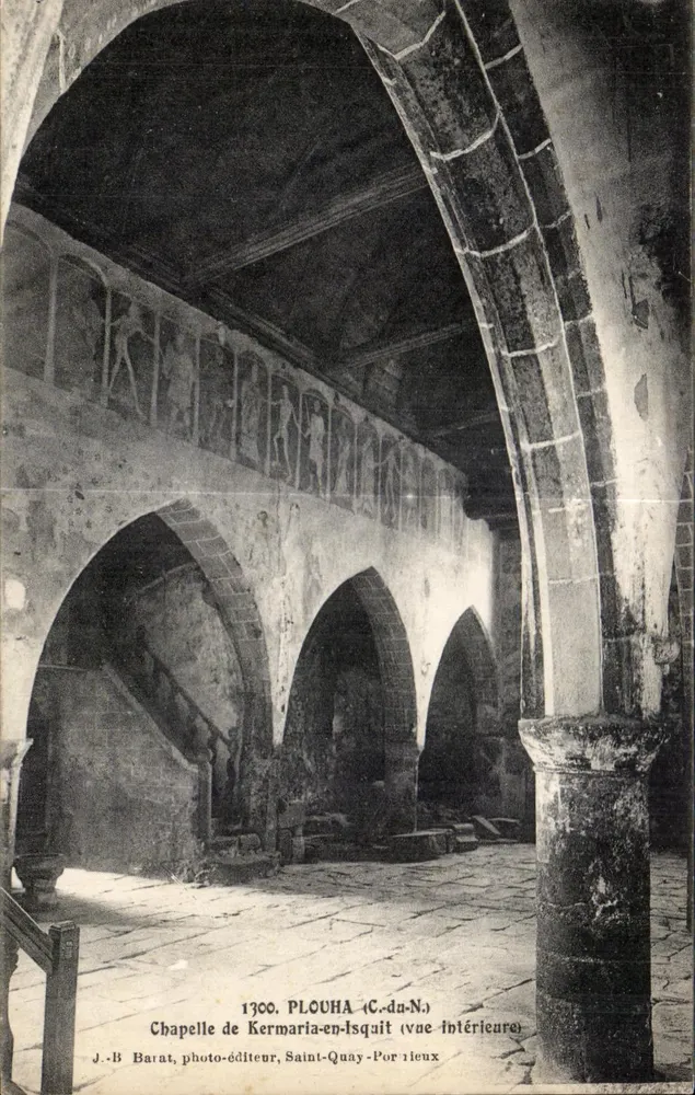 Capela de Kermaria-en-Isquit — vista interior — J.-B. Barat, fotógrafo-editor, Saint-Quay-Portrieux - Frente