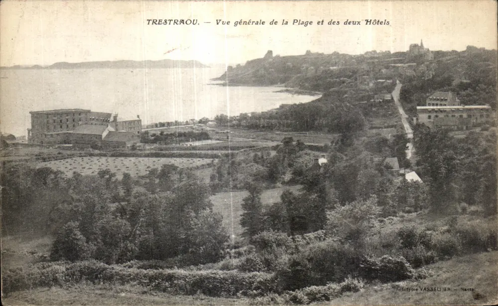 Trestraou — Allgemeiner Blick auf die Strände und die beiden Hotels — Holotype Vasselière, Nantes - Vorderseite