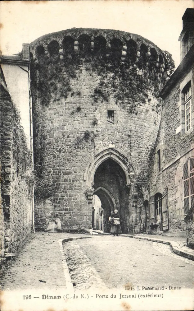 Dinan (C.-du N.) — Porta do Jersual (exterior) — Edit. J. Passemard - Dinan - Frente