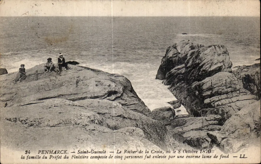 Saint-Guénolé — Der Felsen der Kreuzes, an dem die Familie des Präfekten des Finistère von einer Flutwelle am 8. Oktober 1870 weggerissen wurde — LL. — N° 24 - Vorderseite