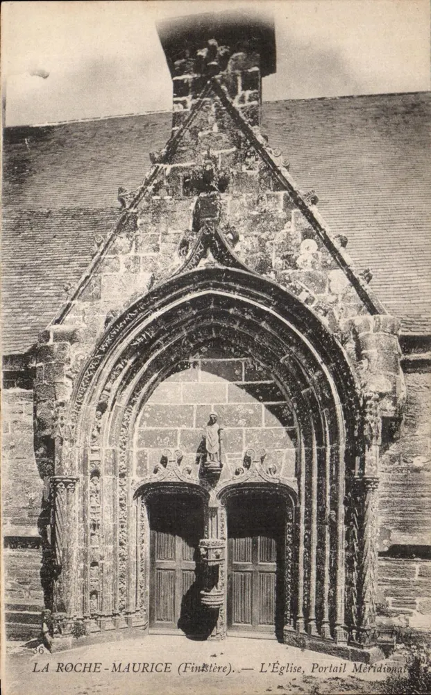 La Roche-Maurice (Finistère) — Die Kirche, Südtor - Vorderseite