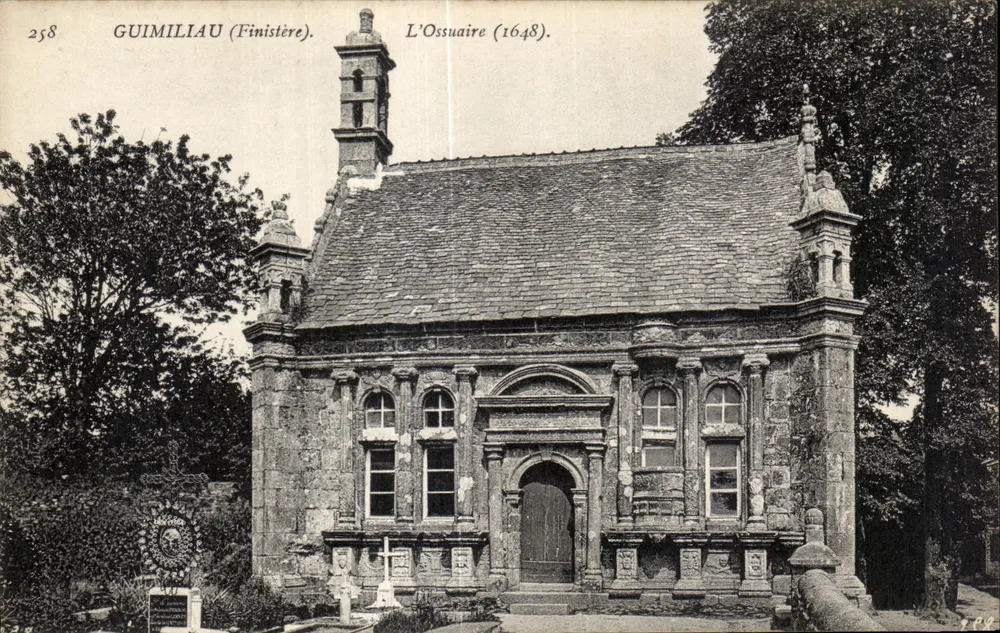 Guimiliau (Finistère) — Das Ossarium (1648) — unbekannter Verlag, Nr. 258 - Vorderseite
