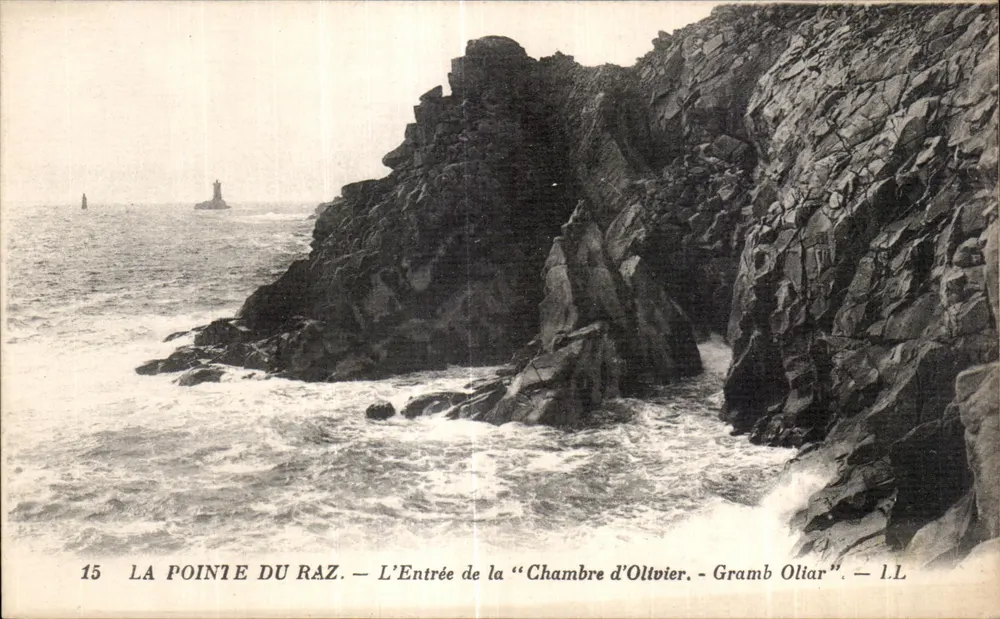 Die Pointe du Raz — Der Eingang zur « Chambre d'Oltvier » — I.L. - Vorderseite