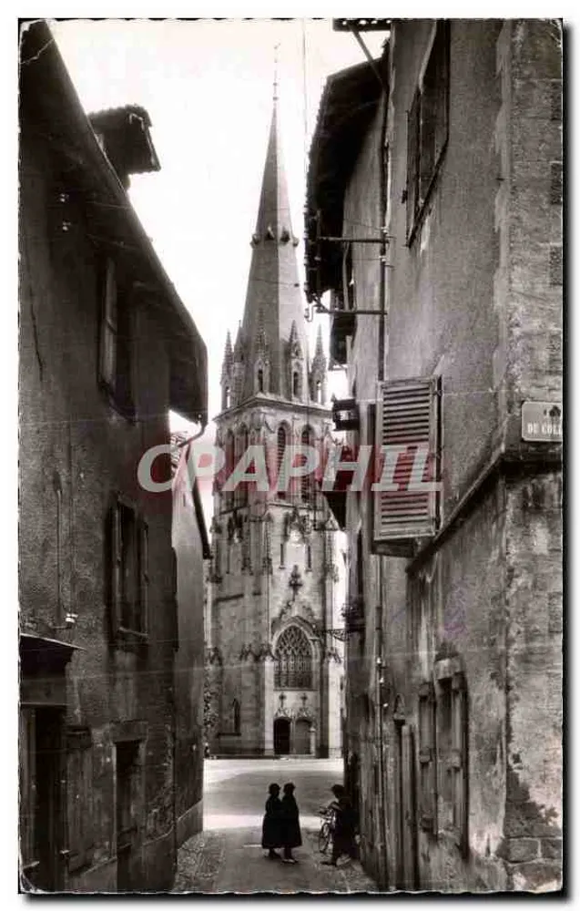 Aurillac — Eine alte Straße und die Kathedrale — Edition Glaigny - Vorderseite