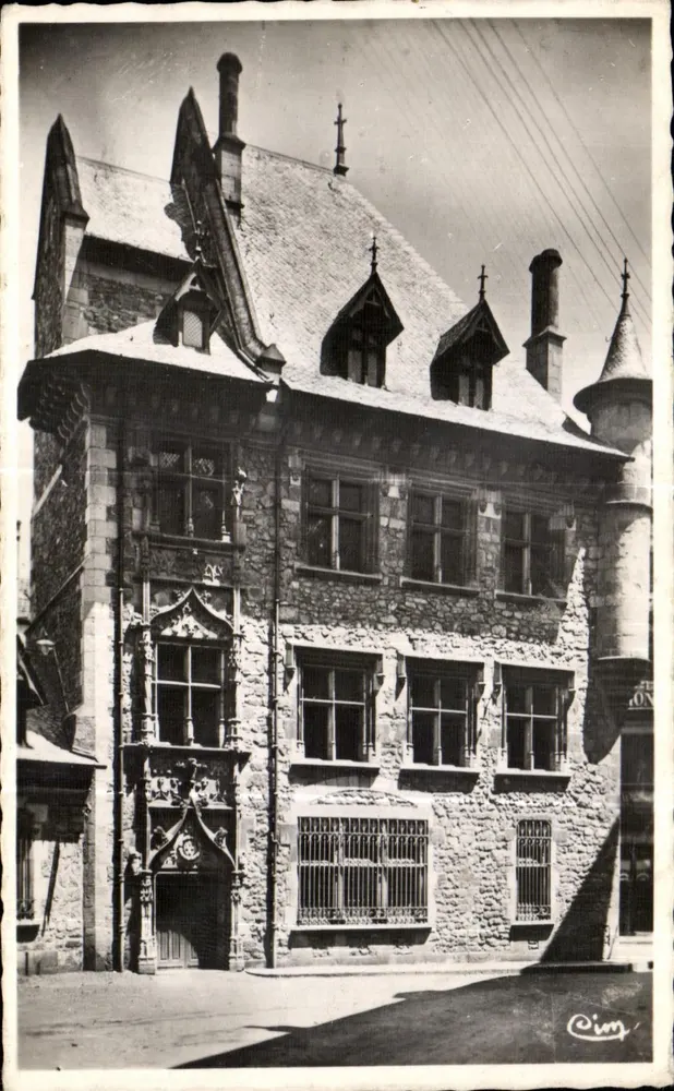 Maison des Consuls — Aurillac (Cantal) — Cim - Frente