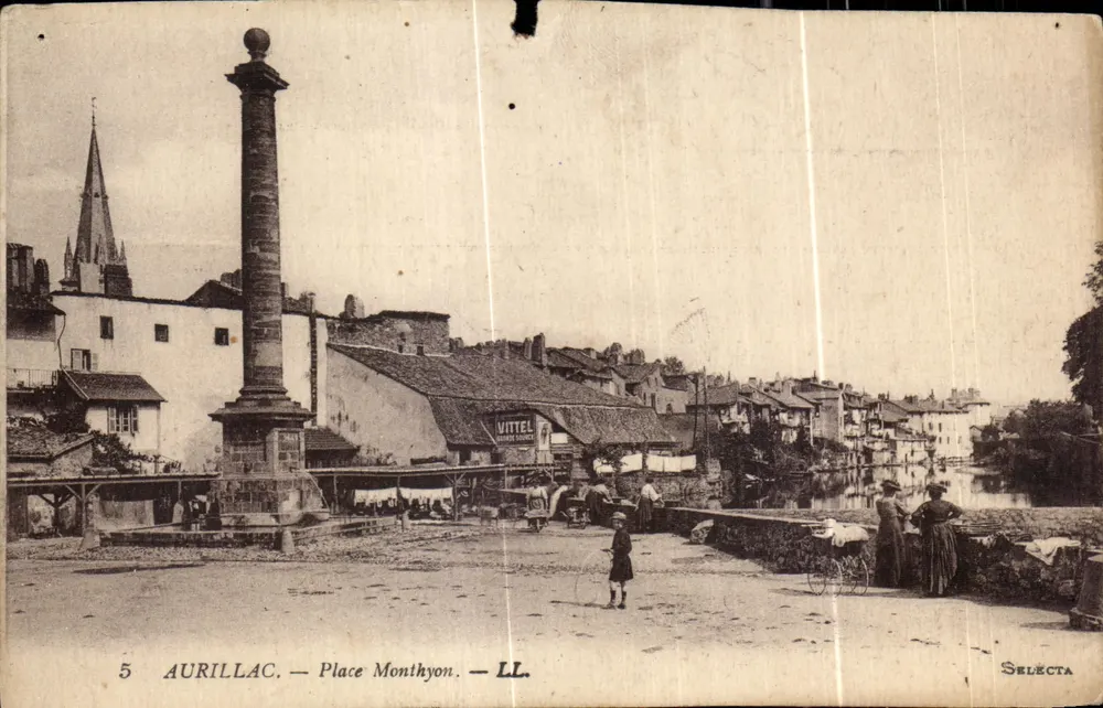 Aurillac — Place Monthyon — editor Selecta, n°5 - Frente