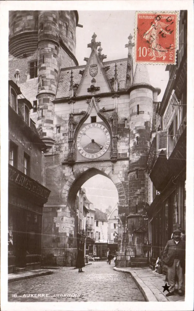 Auxerre — A Relógio — Editor: Émaillographie Paris - Frente