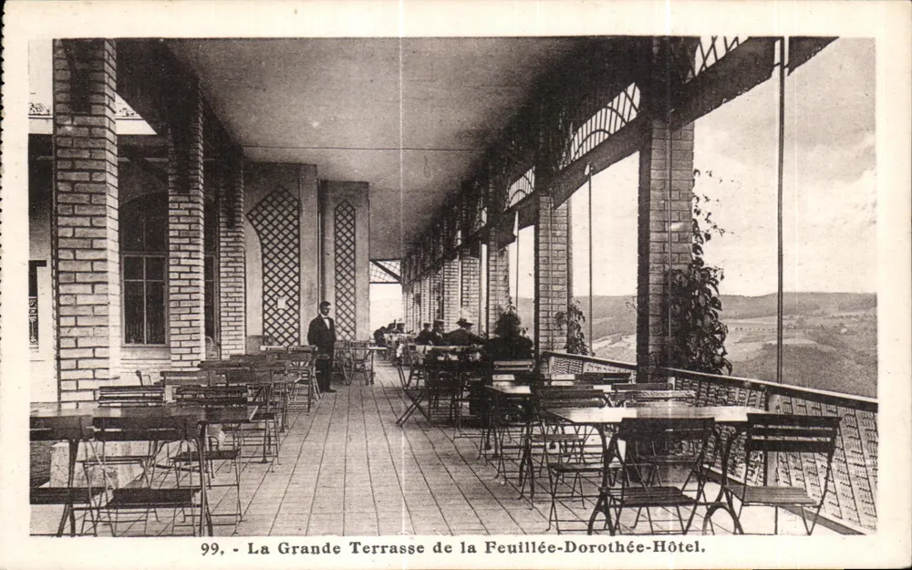 Die große Terrasse des Hotels Feuillée-Dorothée — n°99 — Verlag nicht sichtbar - Vorderseite