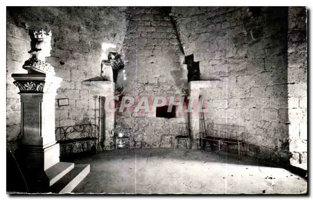 Interior da cidade de Donjon — Estela São Luís — Foto F. Boullay - Frente