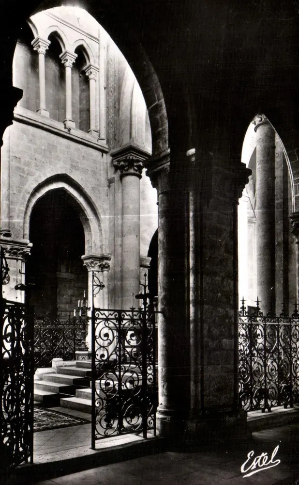 Igreja de São Germain de Dourdan — Vista do Cúpula (século XIII) — Editor Estel, n° 22270 - Frente
