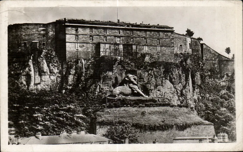 Belfort — O Castelo e o Leão — Ed. Belfort - Frente
