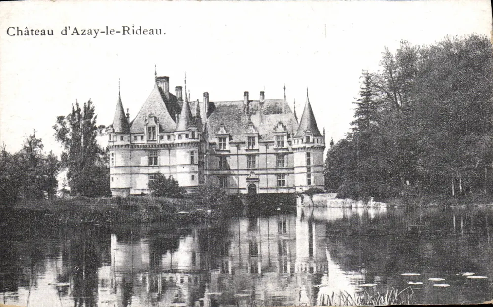 Zamek Azay-le-Rideau — widok na jezioro — wydawca nieznany, numer serii nie widoczny - Awers