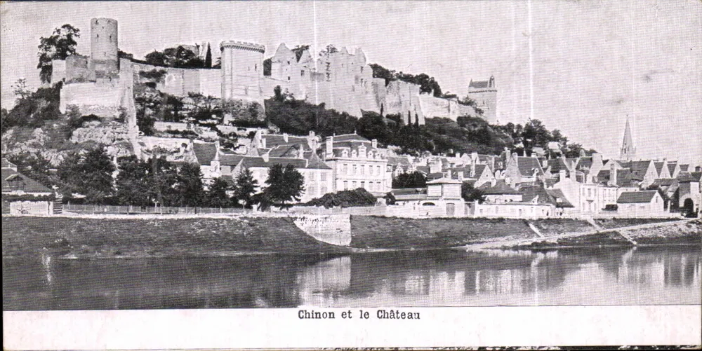 Chinon e o Castelo — vista do castelo sobre o rio Loire — editor desconhecido - Frente