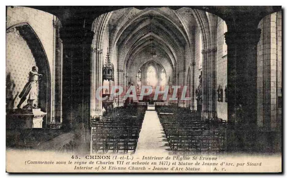 Chinon (Indre-et-Loire) — Innenansicht der Kirche Saint-Étienne und Statue der Jeanne d'Arc — von Sicard - Vorderseite